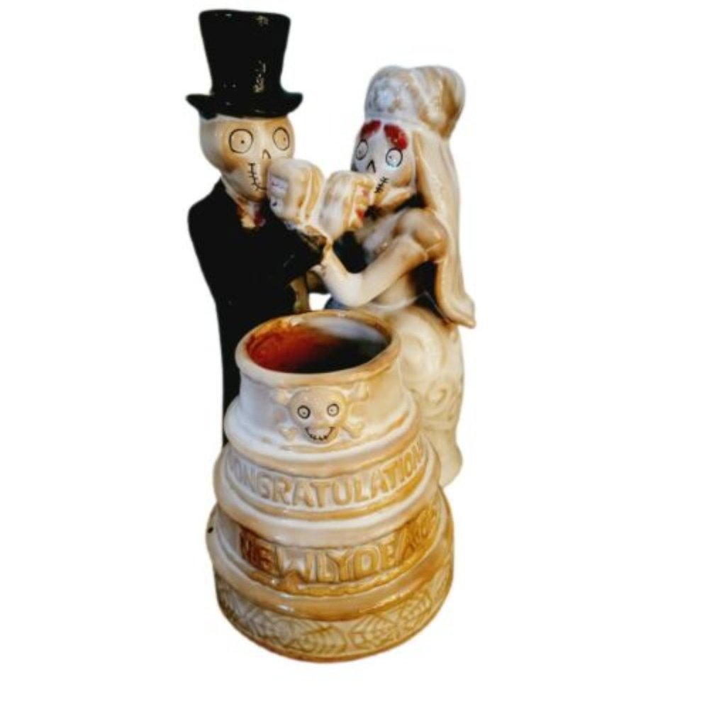Yankee Candle Boney Bunch wedding cake couple, can